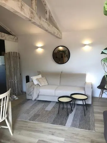 La Brindille Petit Mas Provencal Meuble De Tourisme 3 Etoiles 2-3 Personnes 1 Piece 30 M2 Tout Confort Lisiere Foret Jardin Jacuzzi Piscine Saint-Paul-en-Foret Вилла